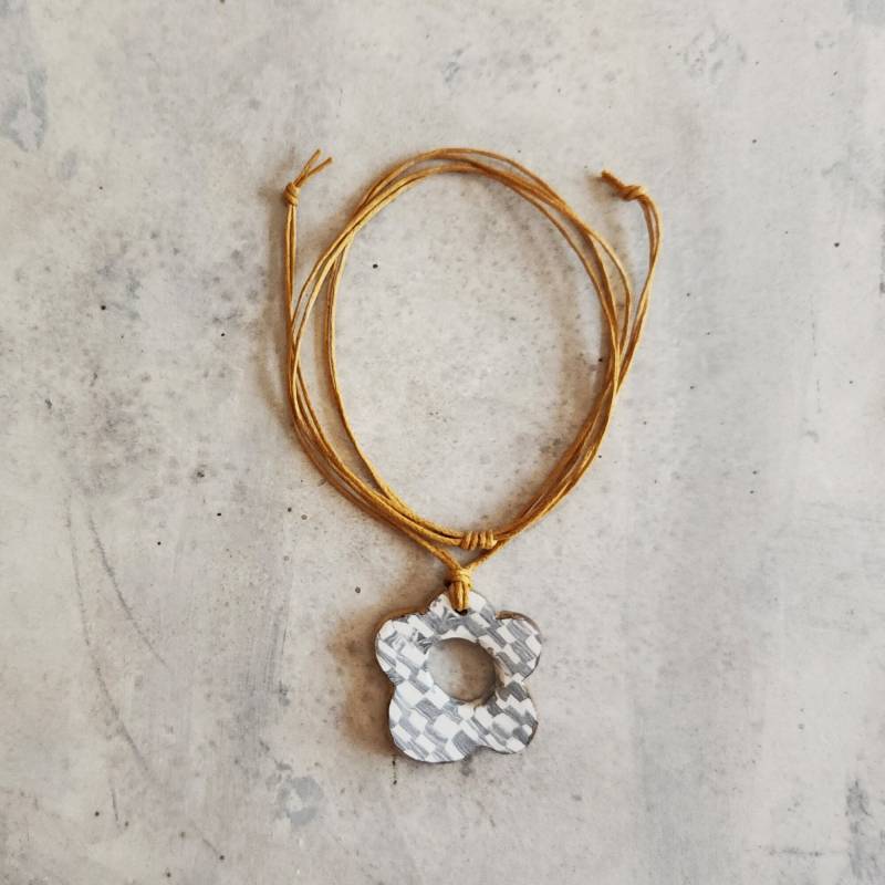 Porzellananhänger Auf Verstellbarer Baumwollkordel von gonetopottexas