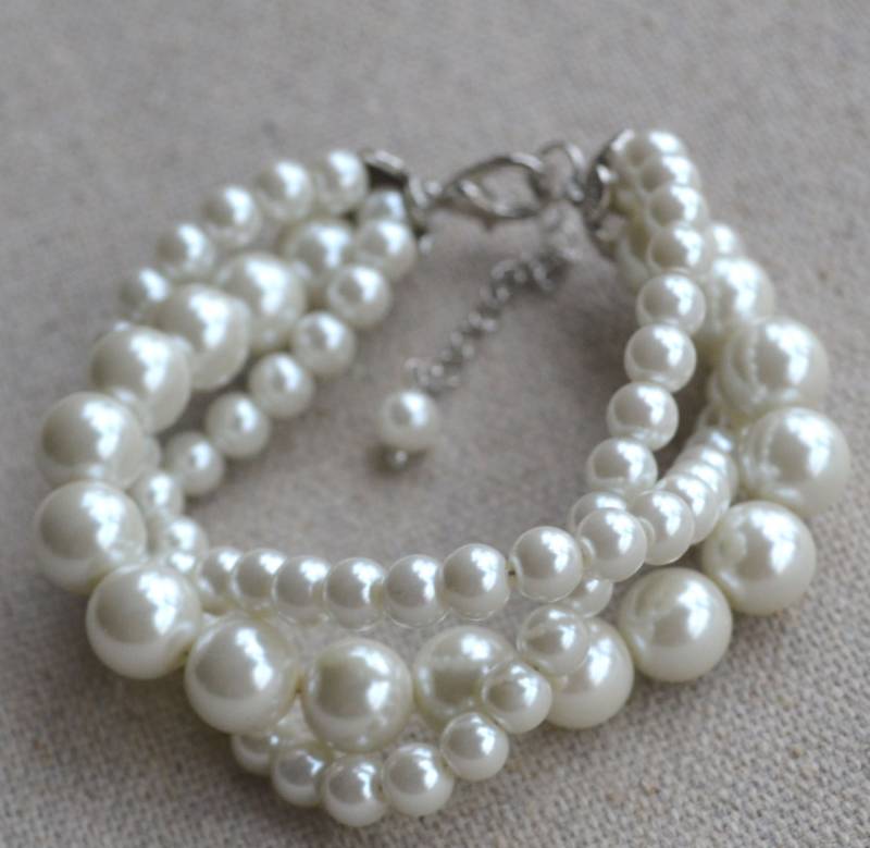 Elfenbein Glas Perlen Armband, 3 Strang Brautjungfer Schmuck von goodglasspearl