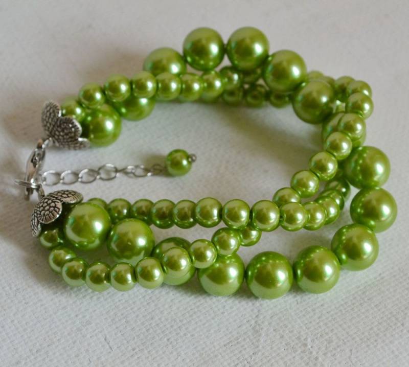 Grüne Perle Armband, Hochzeit Brautjungfern Perlenarmband, 3 Reihen Perlen Armband von goodglasspearl