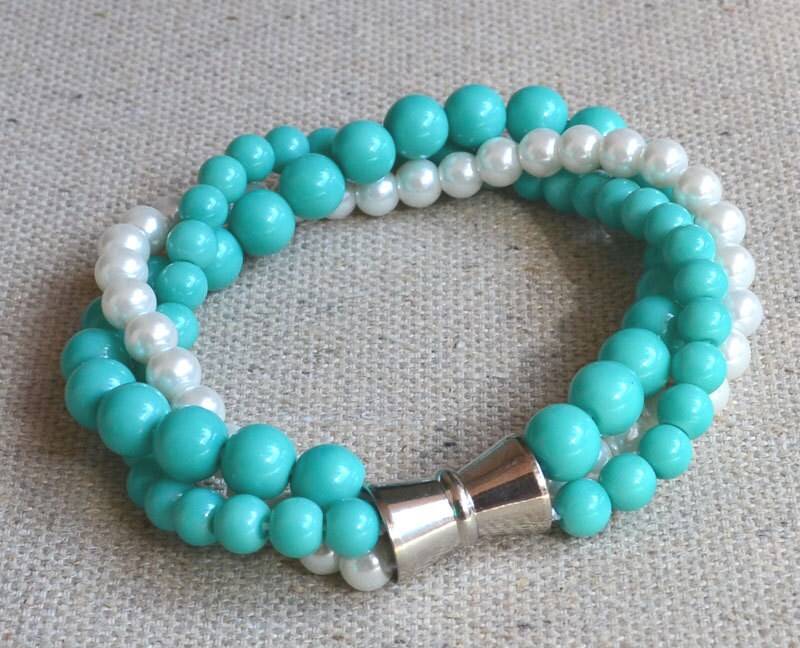 Perlenarmband, Brautjungfern Armband, Brautjungfern Armband, Türkis Und Weiße Glasperlen Armband von goodglasspearl