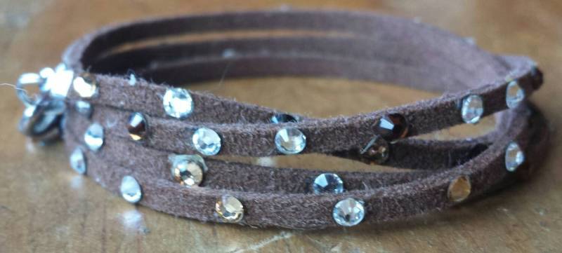 Funkelnde Swarovski-Kristall Und Wildleder Wickeln Armband, Inland Versandkostenfrei von goodkarmanyc