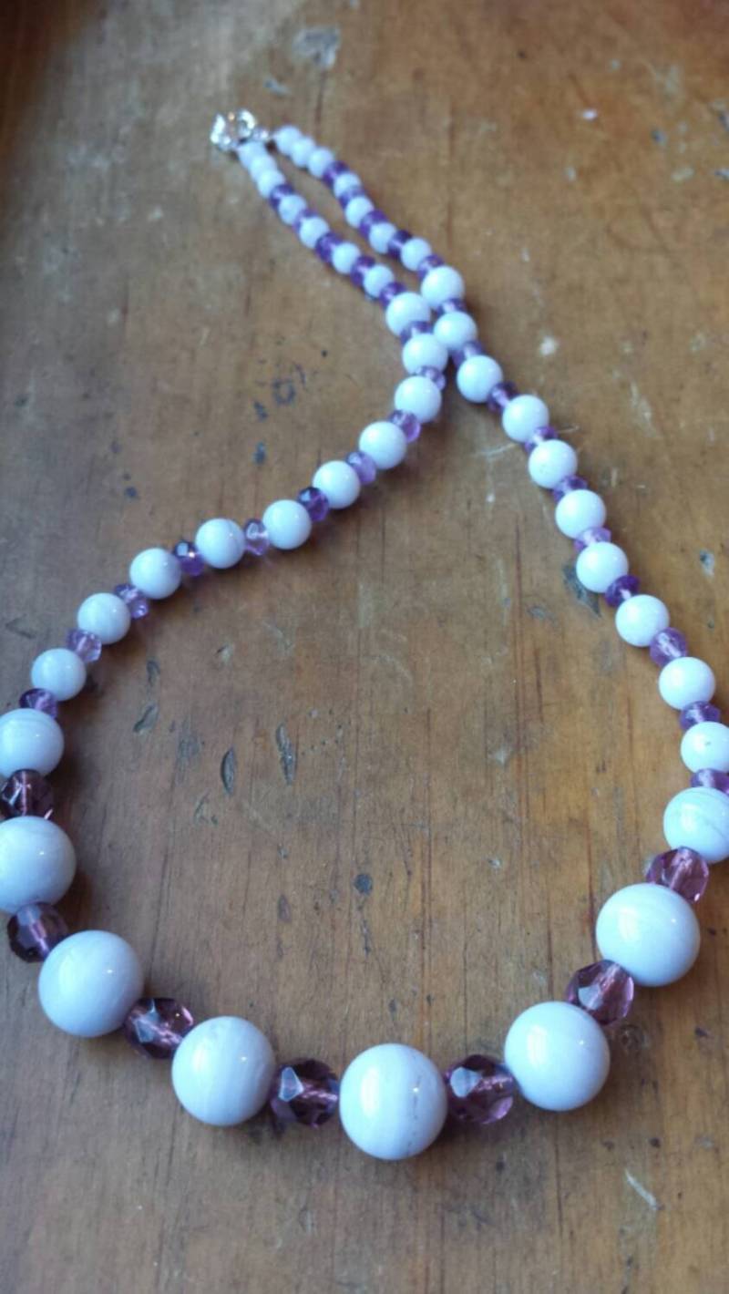 Graduierte Chalcedon Und Amethyst Perlen Halskette, Positive Energie von goodkarmanyc