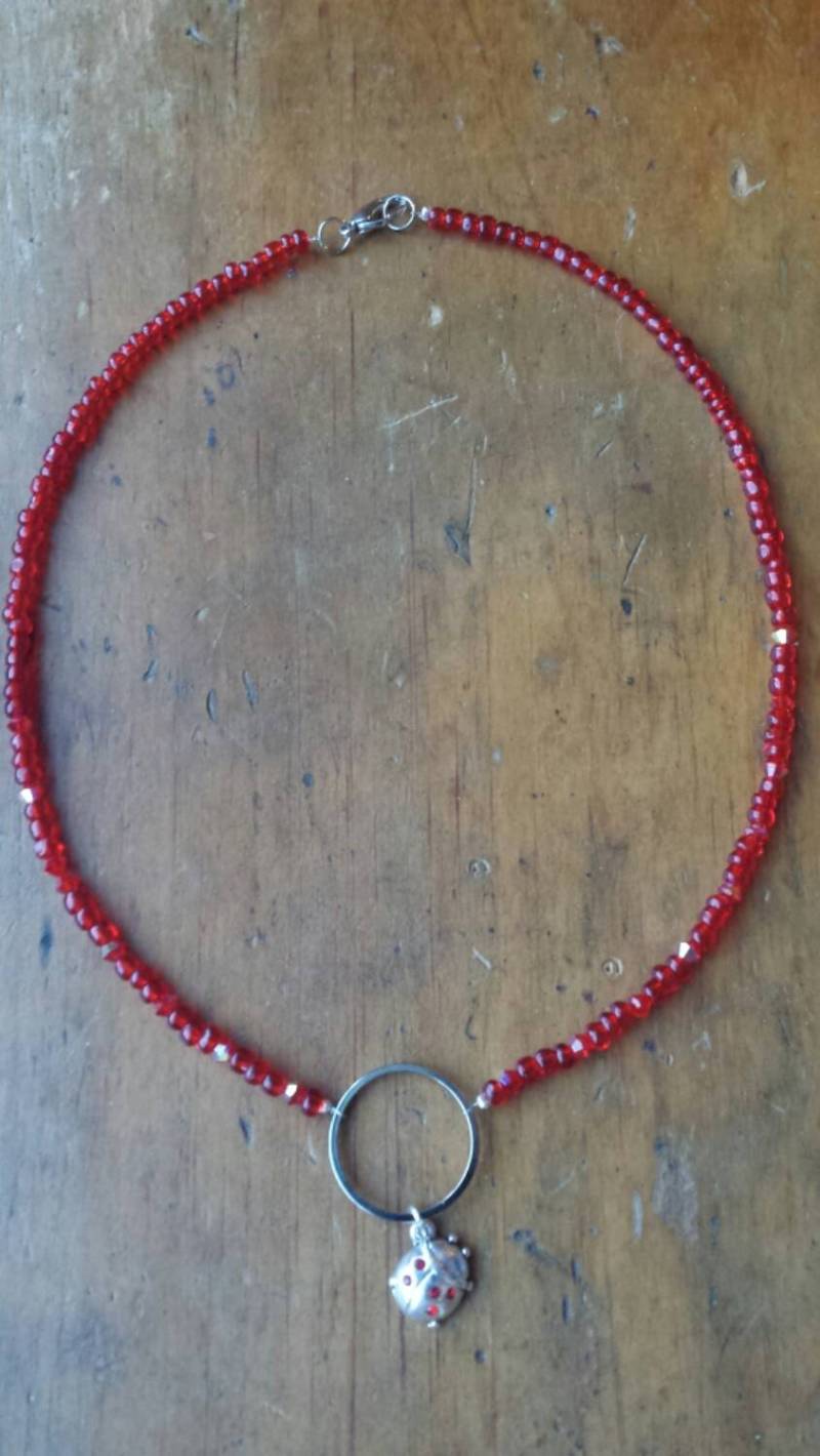Lady Bug Charme Halskette, Swarovski-Kristall, Rote Perlen Frühling Schmuck von goodkarmanyc