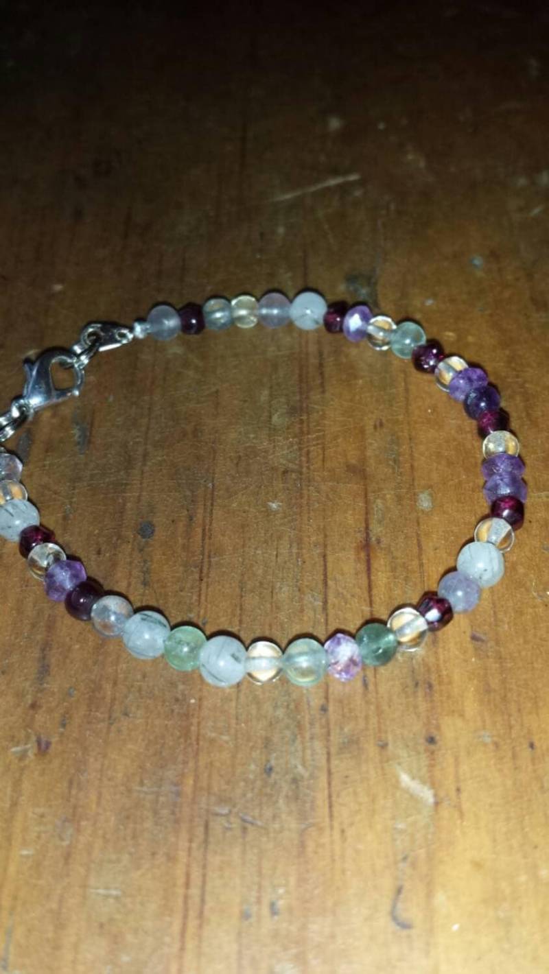 Viel Glück Armband, Kristall Perlen, Quarz, Granat, Citrin, Turmalin-Quarz, Amethyst, Quarz Rainbow, Chakra-Armband von goodkarmanyc