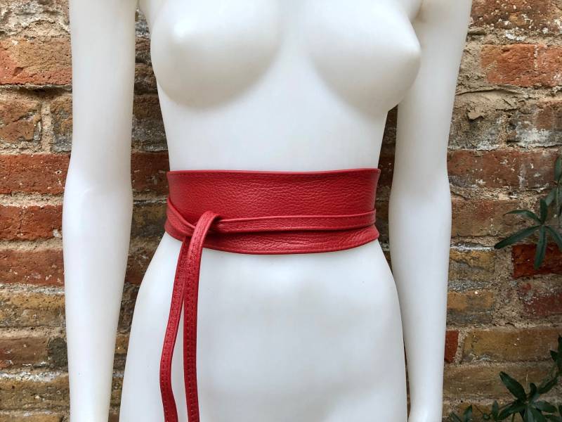 Obi-Gürtel Aus Weichem Leder. Wickelgürtel in Rot. Taillengürtel Terracotta Rot. Kleid Gürtel Oder Schärpe. Boho-Leder. Echtes Leder von goodtimesbarcelona