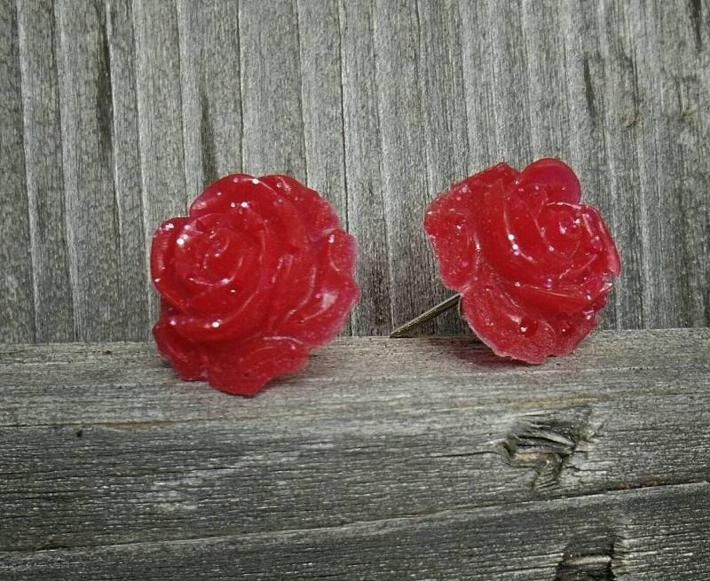 Rosen Ohrstecker von goodtreasure