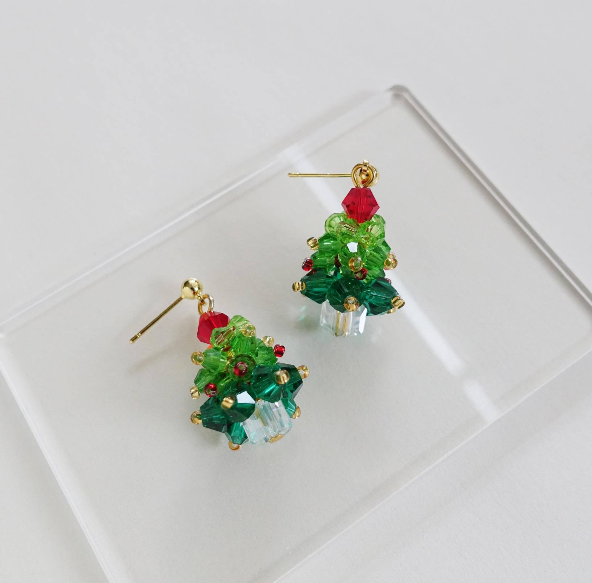 Handgefertigte Beaded Weihnachtsbaum-Ohrringe/ Handcrafted Christmas Tree Earrings/ 925 Sterling Silver Handgefertigte Beaded Weihnachtsbaum-Ohrringe/ Handcrafted Christmas Tree Earrings/ 925 Sterling Silver von goopicknick