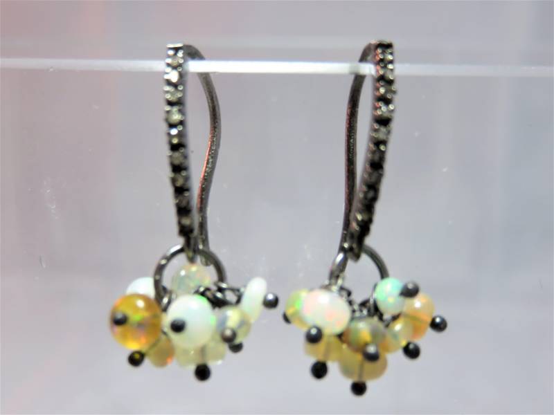 Sale 30% Natürliche Glatte Rondell Weiße Und Orange Opal Perlen, Oxidiertes Sterling Silber Mit Diamant Ohrringen von gorgeous