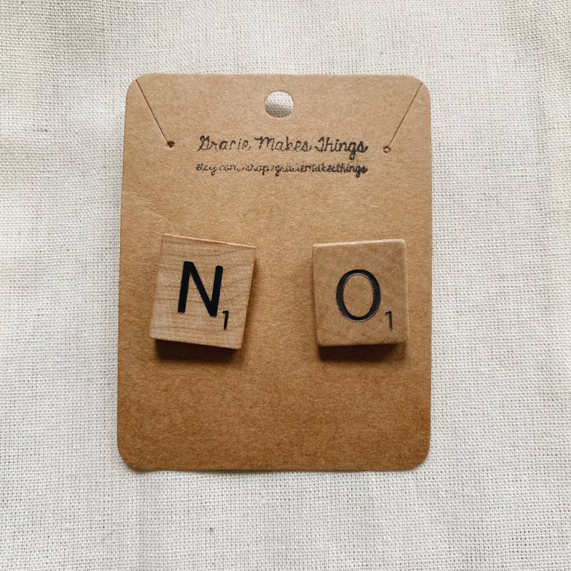 Keine | 2 Punkte Ohrringe von graciemakesthings