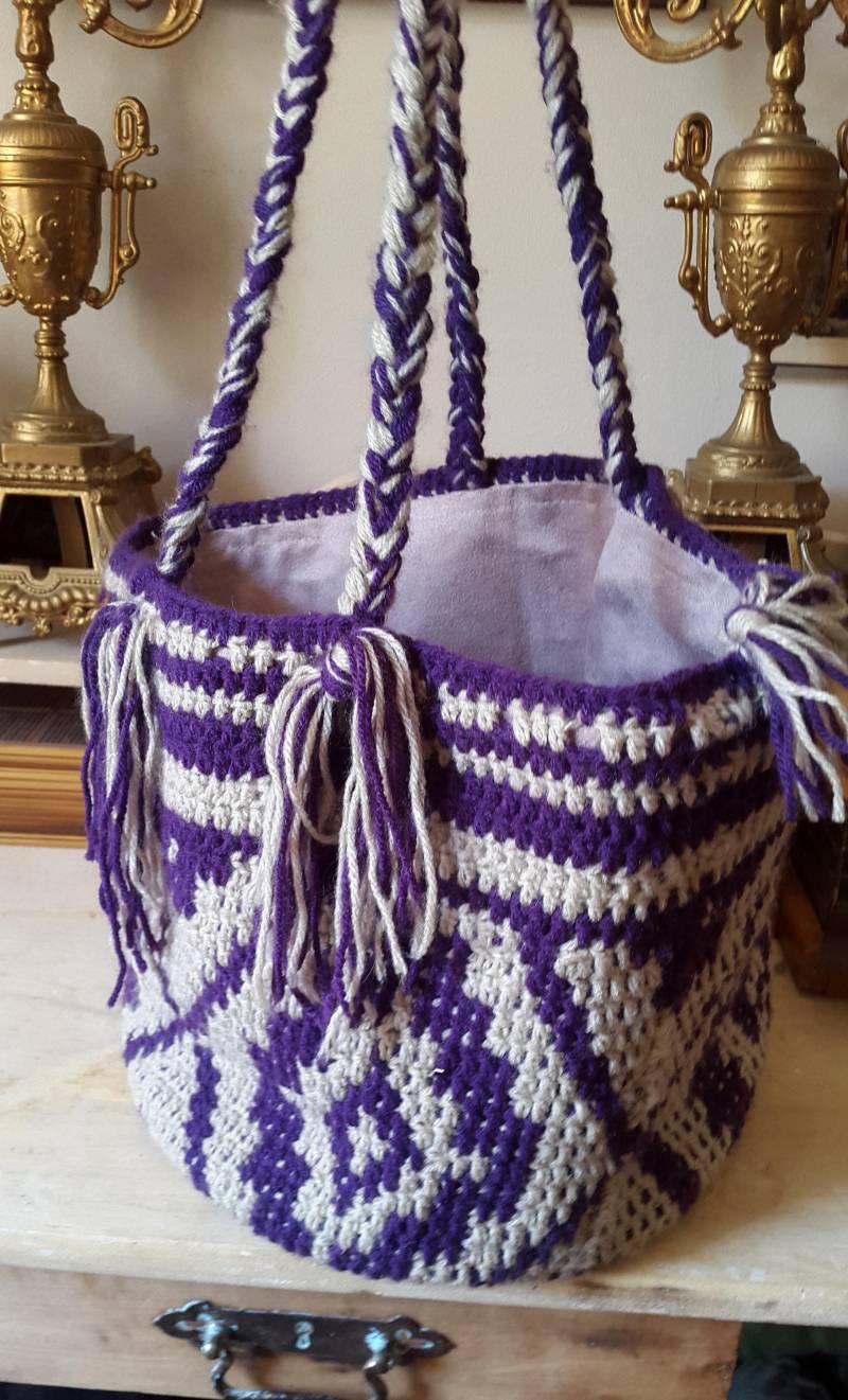 Runde Tasche in Weiß Und Lila Wolle Mit Wildleder Futter Parma-Tasche Strand-Wolle-Einkaufstasche - Lila, Strandtasche von gracyloufribush