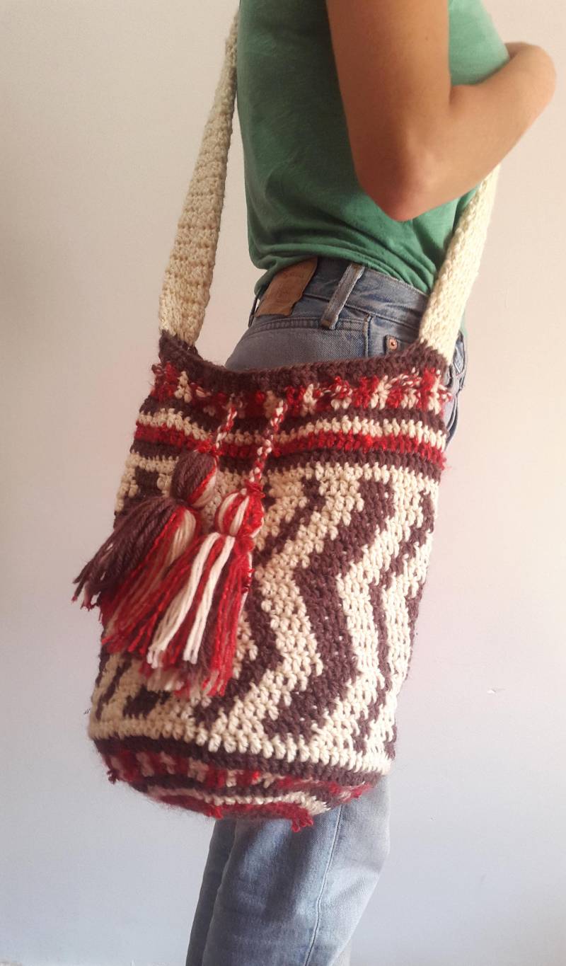 Runde Tosbag in Weißer Wolle, Rot, Braun ;doublure Canvas Rot-Strand-Tasche - Wolle Einkaufstasche Weiß, Braun, Rot Futter Strandtasche von gracyloufribush