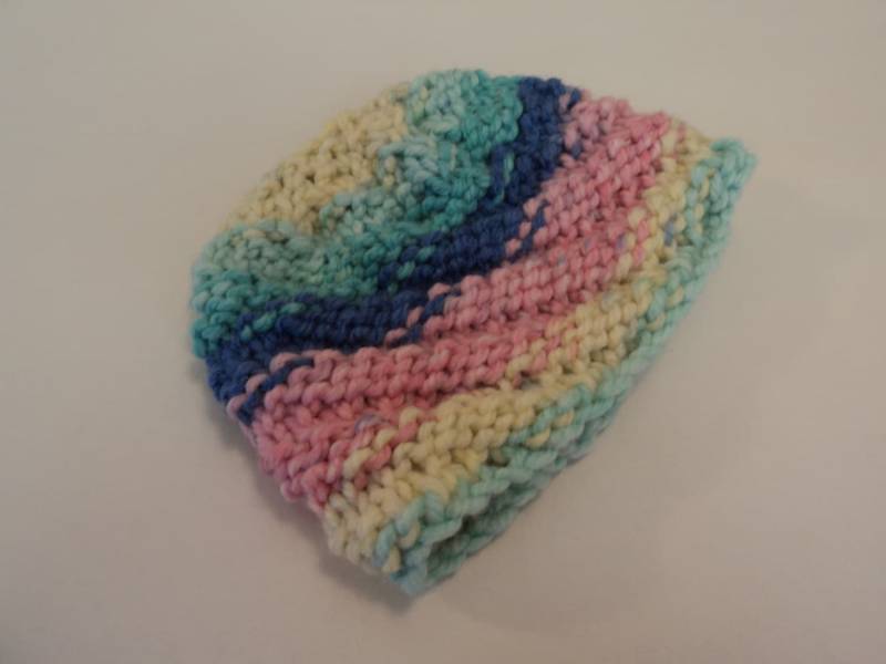 Handgefertigte Baby Mütze Pink Blau Gelb Strukturierte 100 % Acryl Weiblich Kinder 0-1 von grammysfuzzies