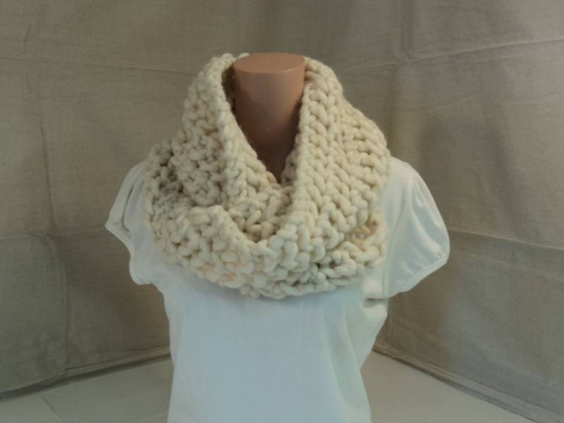Handgefertigte Kutte Wrap Creme Texturiert Merino Wolle Infinity Weiblichen Erwachsenen von grammysfuzzies