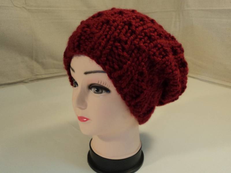 Handgefertigte Sperrige Slouchy Hut Rot Strukturierte Acryl Wolle Mischung Weiblichen Erwachsenen von grammysfuzzies