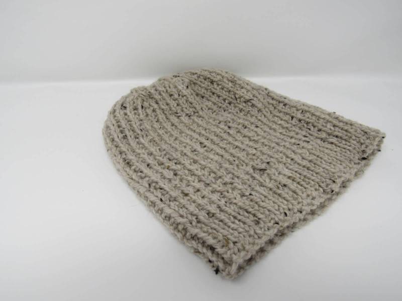 Handgefertigte Strickmütze Beanie Tan Strukturierte 100 % Merino Wolle Unisex Erwachsene von grammysfuzzies