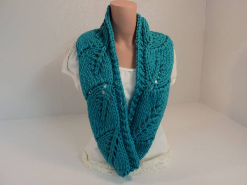 Handgefertigte Wrap Kutte Petrol/Leaf Design 100 % Merino Wolle Weiblichen Erwachsenen von grammysfuzzies