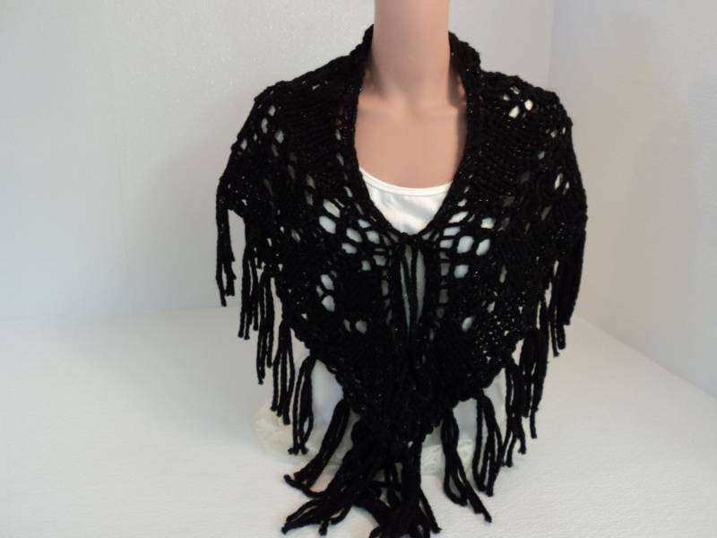 Handgefertigte Wrap Schal Schwarz Silber Fransen Merino Wolle Stellina Mix Weiblich von grammysfuzzies