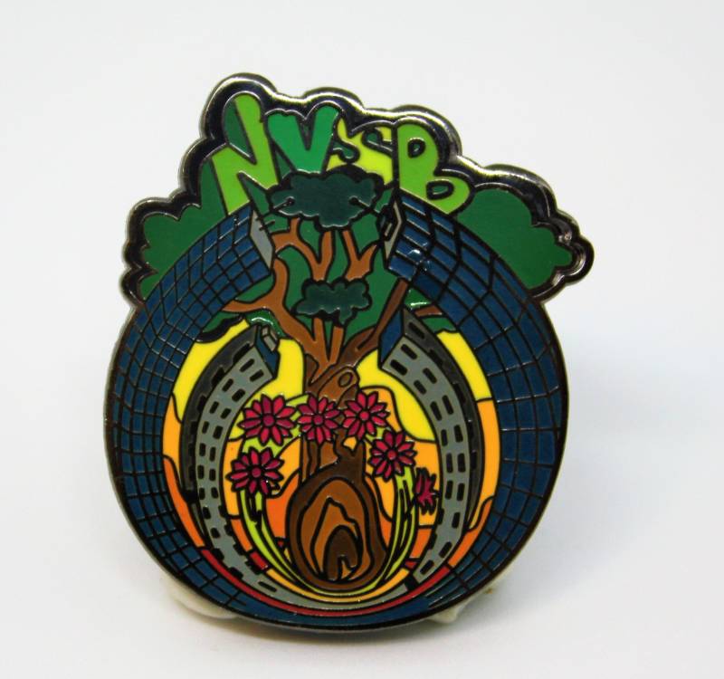 Noise Vs Beauty Pin von gratefulwhatnot
