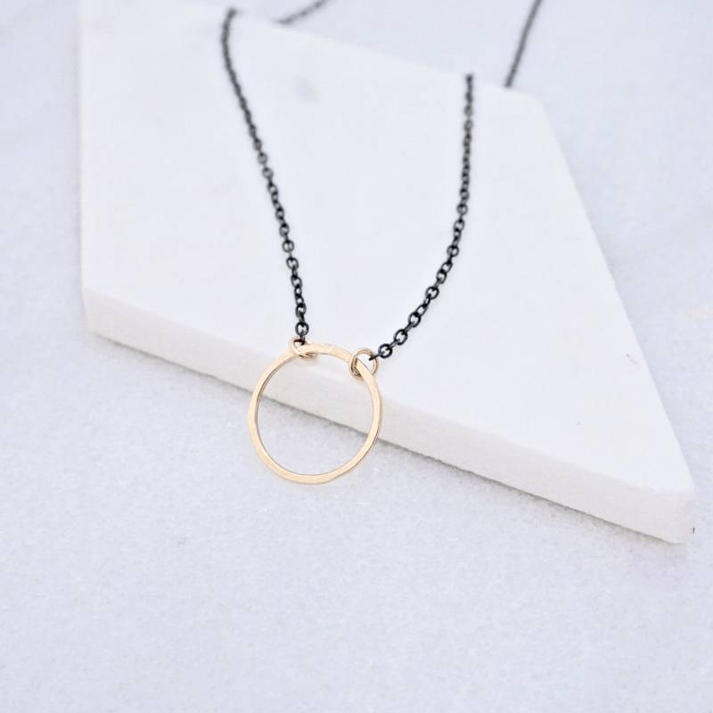 Einfache Gold Kreis Halskette Mit Oxidierten Schwarze Kette | Karma Zierliche Gold Zarte Gold-Schmuck Schwarz Und Einfache Gold Kreis Halskette Mit Oxidierten Schwarze Kette | Karma Zierliche Gold Zarte Gold-Schmuck Schwarz Und von graystonestudio