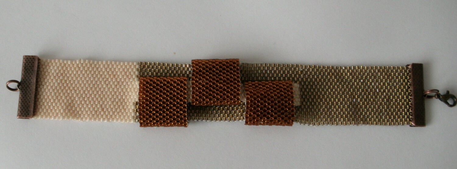 Perlen-Korb-Web-Farbblock-Armband Perlen-Korb-Web-Farbblock-Armband von grazynae