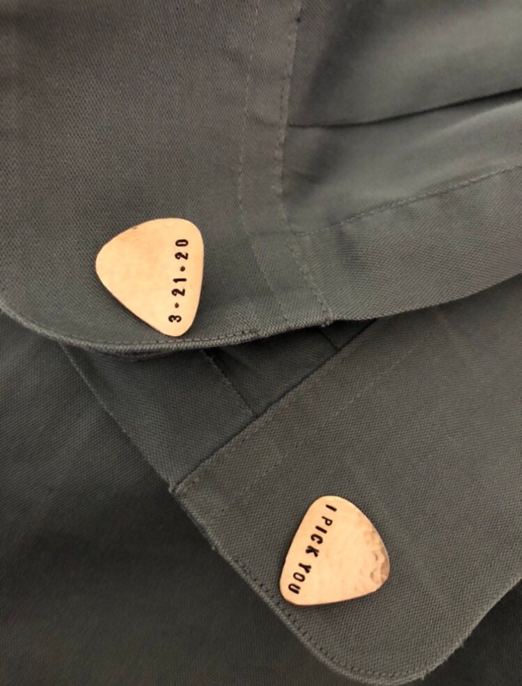 Kupfer Manschettenknöpfe Mit Gitarre Plektrum Gehämmertes Kupfer, Personalisiertes Unisex Geschenk Kupfer Manschettenknöpfe Mit Gitarre Plektrum Gehämmertes Kupfer, Personalisiertes Unisex Geschenk von greenleafpickcompany