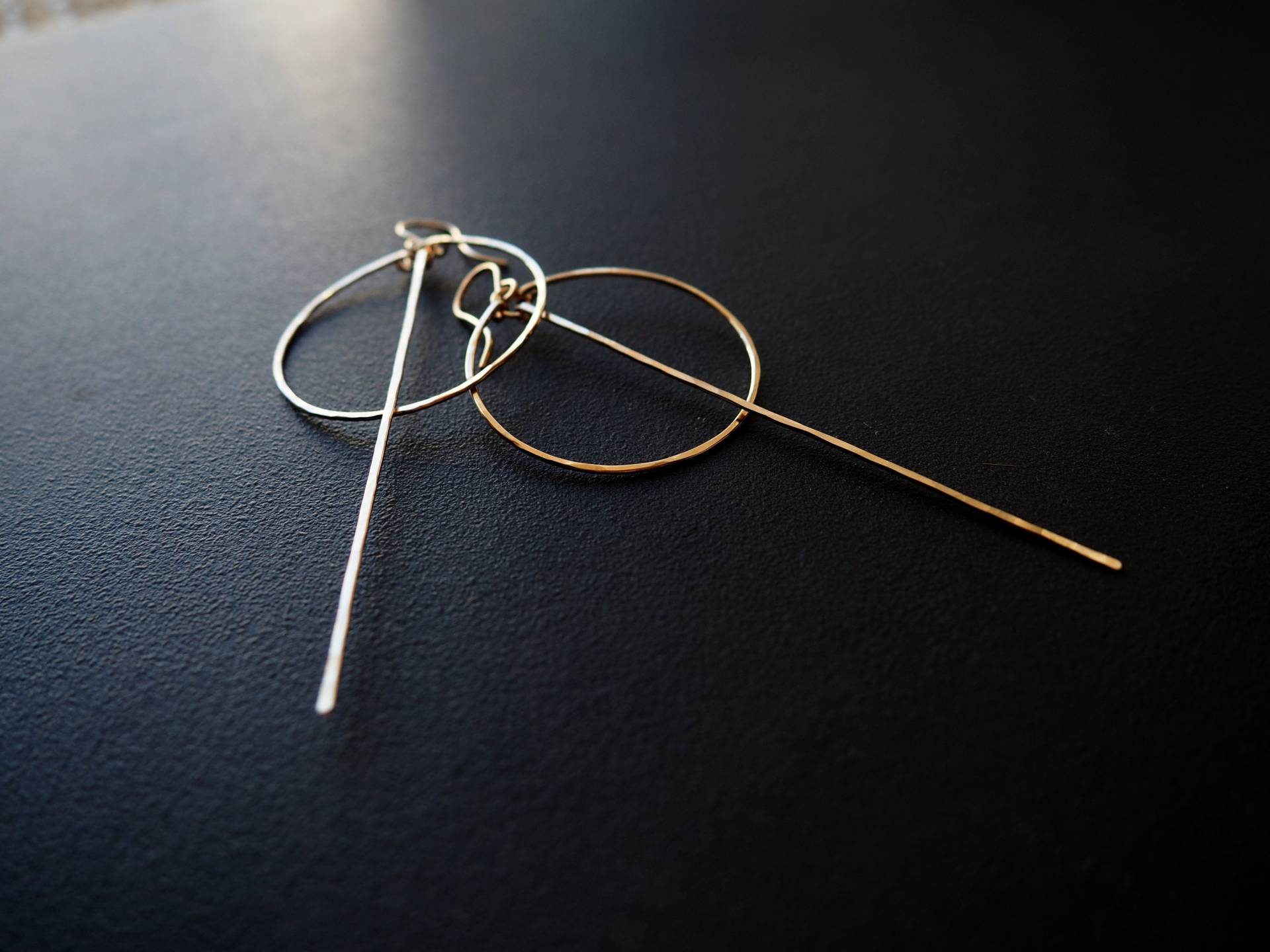 Lange Stab-Kreis-Ohrringe Lange Stab-Kreis-Ohrringe von greentealeavesdesign