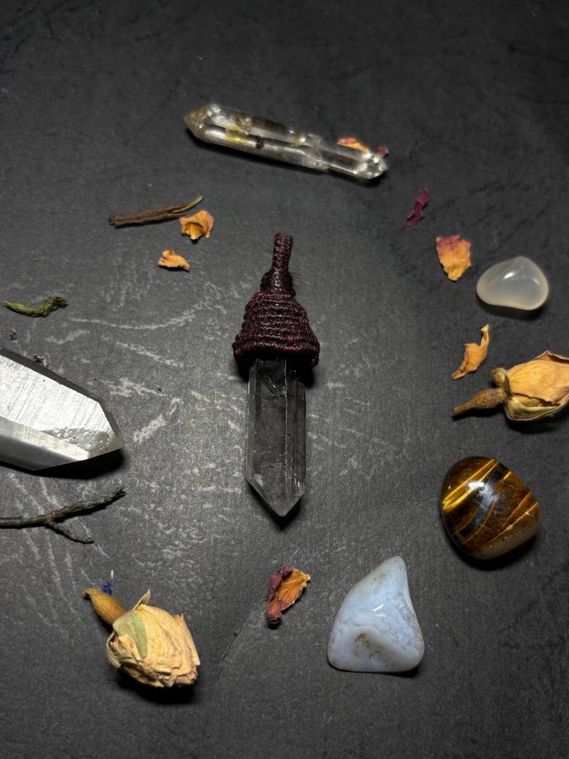 Enhydro Carbon Quarz Mit Sichtbarem Wassereinschluss+ Luftblase Aus Dem Himalaya Enhydro Carbon Quarz Mit Sichtbarem Wassereinschluss+ Luftblase Aus Dem Himalaya von greenwanderermacrame