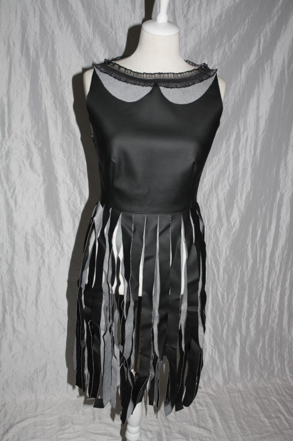 Überkleid [Brave - Fransen] Aus Leder in Gr.38 Mit Passendem Halsband von grotesqueandchaotic