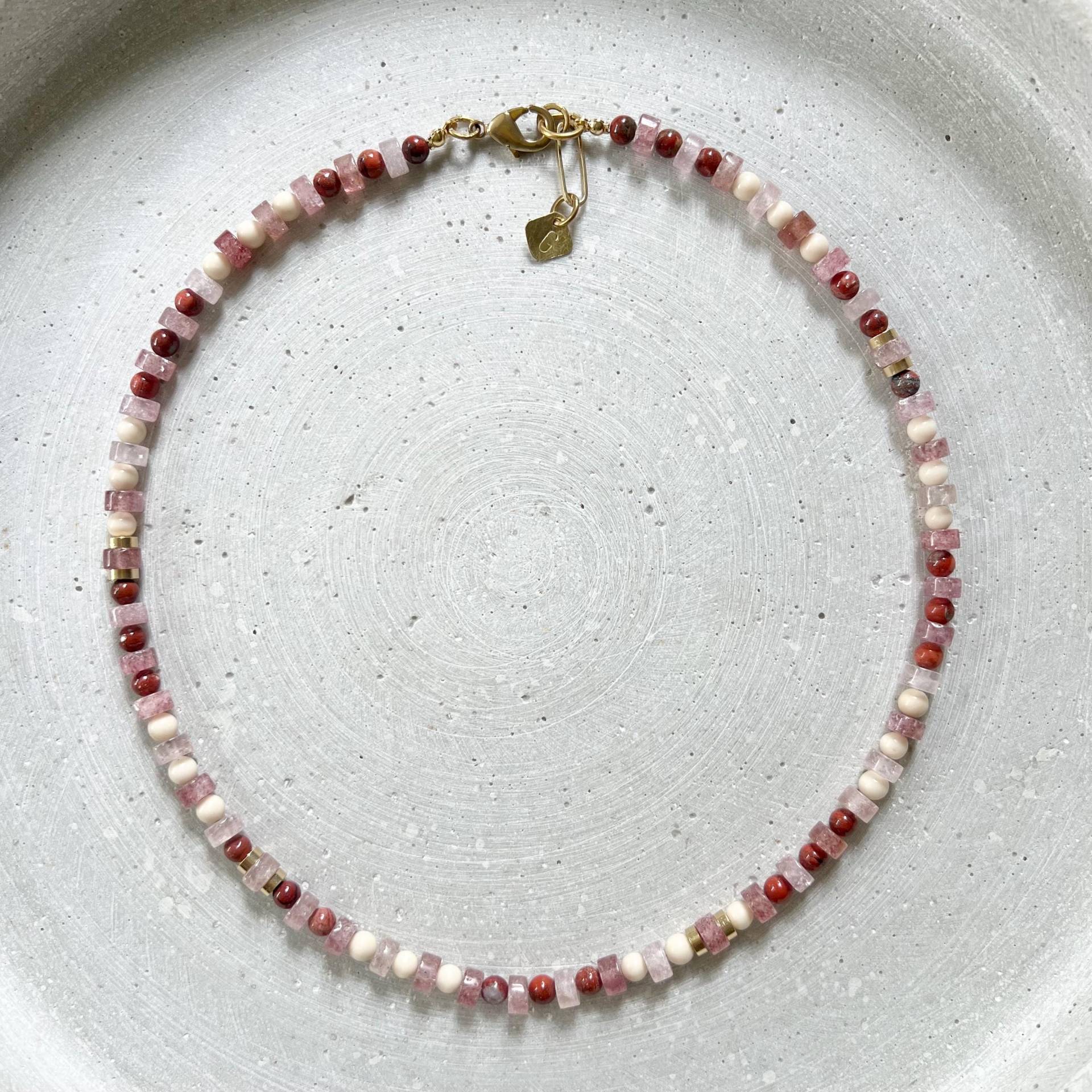 Erdbeer Quarz Und Jaspis Kette, Gemischte Perlen Kette in Rot Rosatönen, Schmuckset Aus Naturstein, Geschenk Idee Für Schwester Erdbeer Quarz Und Jaspis Kette, Gemischte Perlen Kette in Rot Rosatönen, Schmuckset Aus Naturstein, Geschenk Idee Für Schwester von gudbling