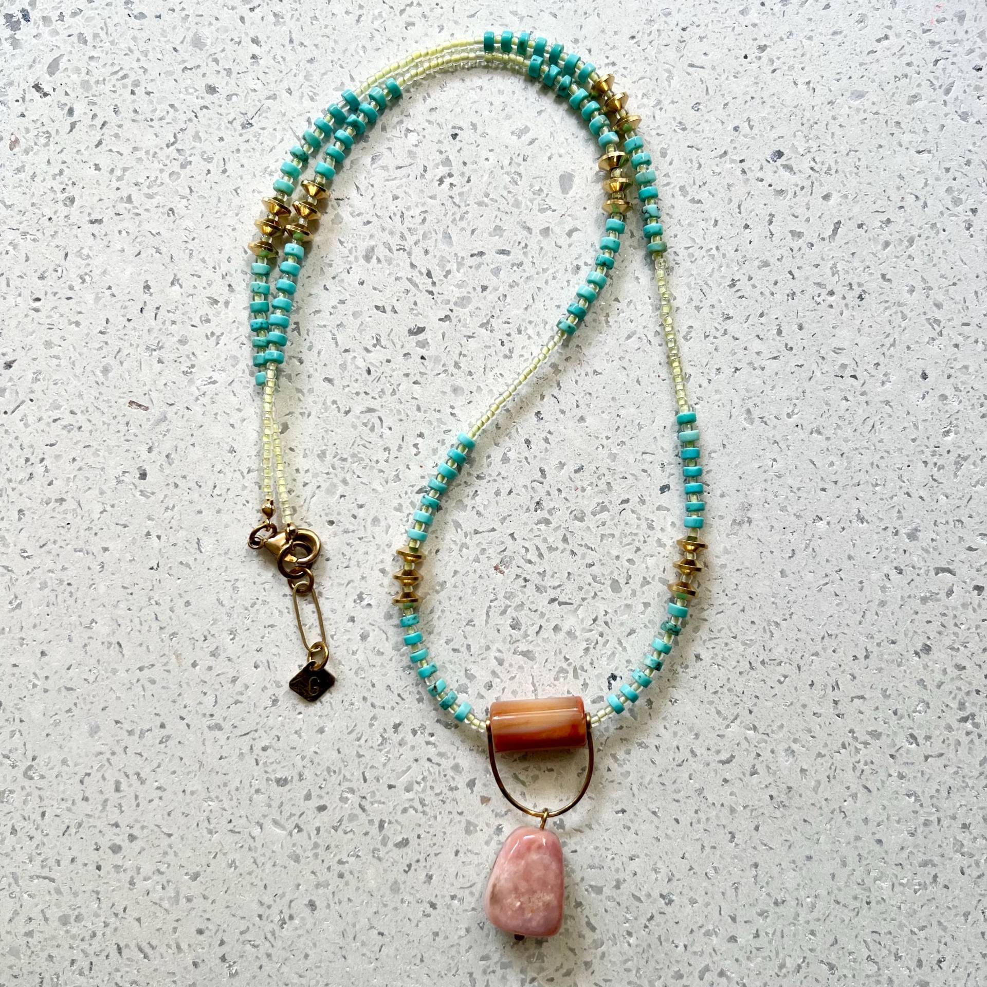 Lange Türkis Und Achat Schmuckstein Halskette Mit Blassgelben Glasperlen, Handgemachter Schmuck Lange Türkis Und Achat Schmuckstein Halskette Mit Blassgelben Glasperlen, Handgemachter Schmuck von gudbling