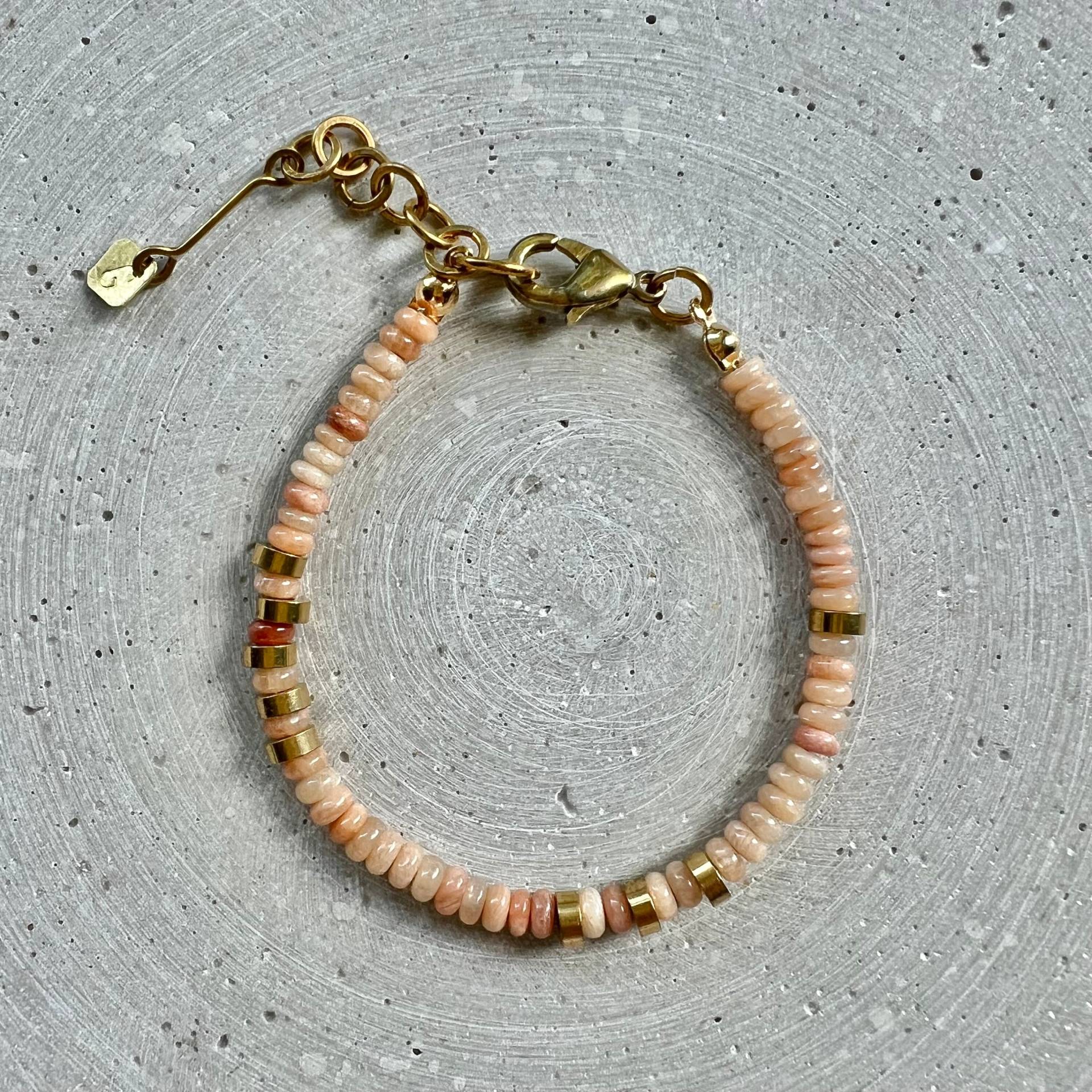 Sunstone Armband, Sommerliches Freundschaftsarmband, Handgemachtes Perlenarmband, Anpassbare Länge Sunstone Armband, Sommerliches Freundschaftsarmband, Handgemachtes Perlenarmband, Anpassbare Länge von gudbling