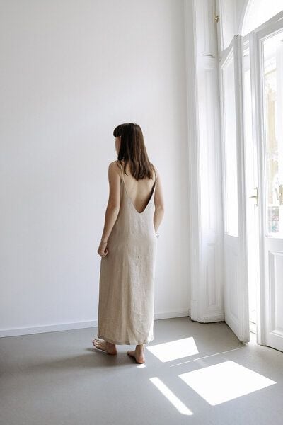gust. Leinenkleid mit Rückenausschnitt - 100% Bio-Leinen von gust.