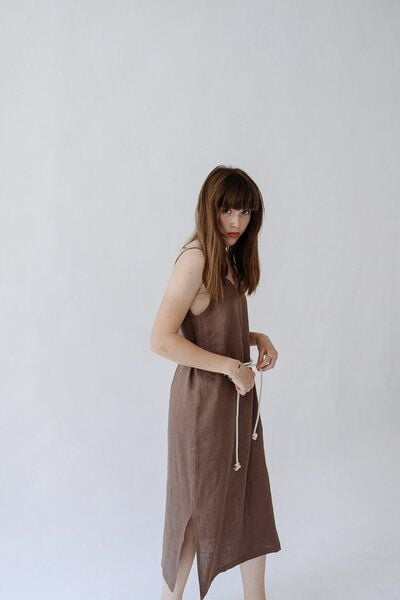 gust. Leinenkleid mit V-Ausschnitt - Linen dress with V-neckline - 100% Bio-Leinen von gust.