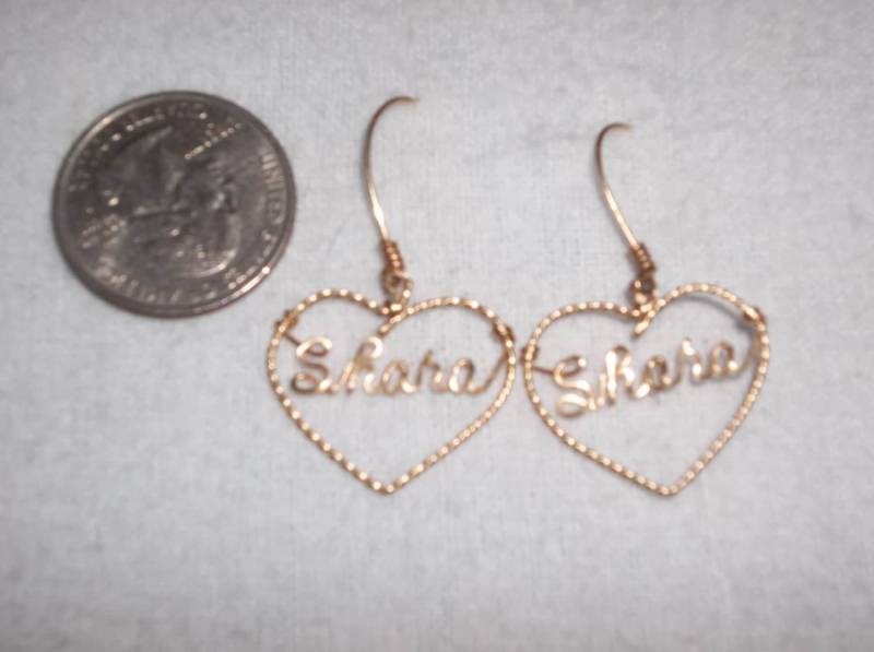 Draht Herz Ohrringe Mit Namen/Wort Draht Herz Ohrringe Mit Namen/Wort von gyldanscript
