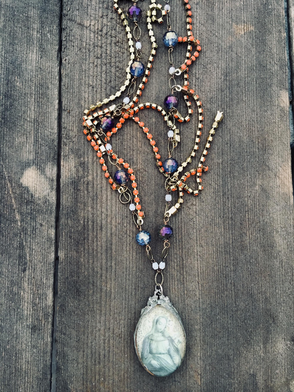 Weinlese Verlötet Anhänger Und Gesammelt Rosenkranz Montage Halskette von gypsybeet