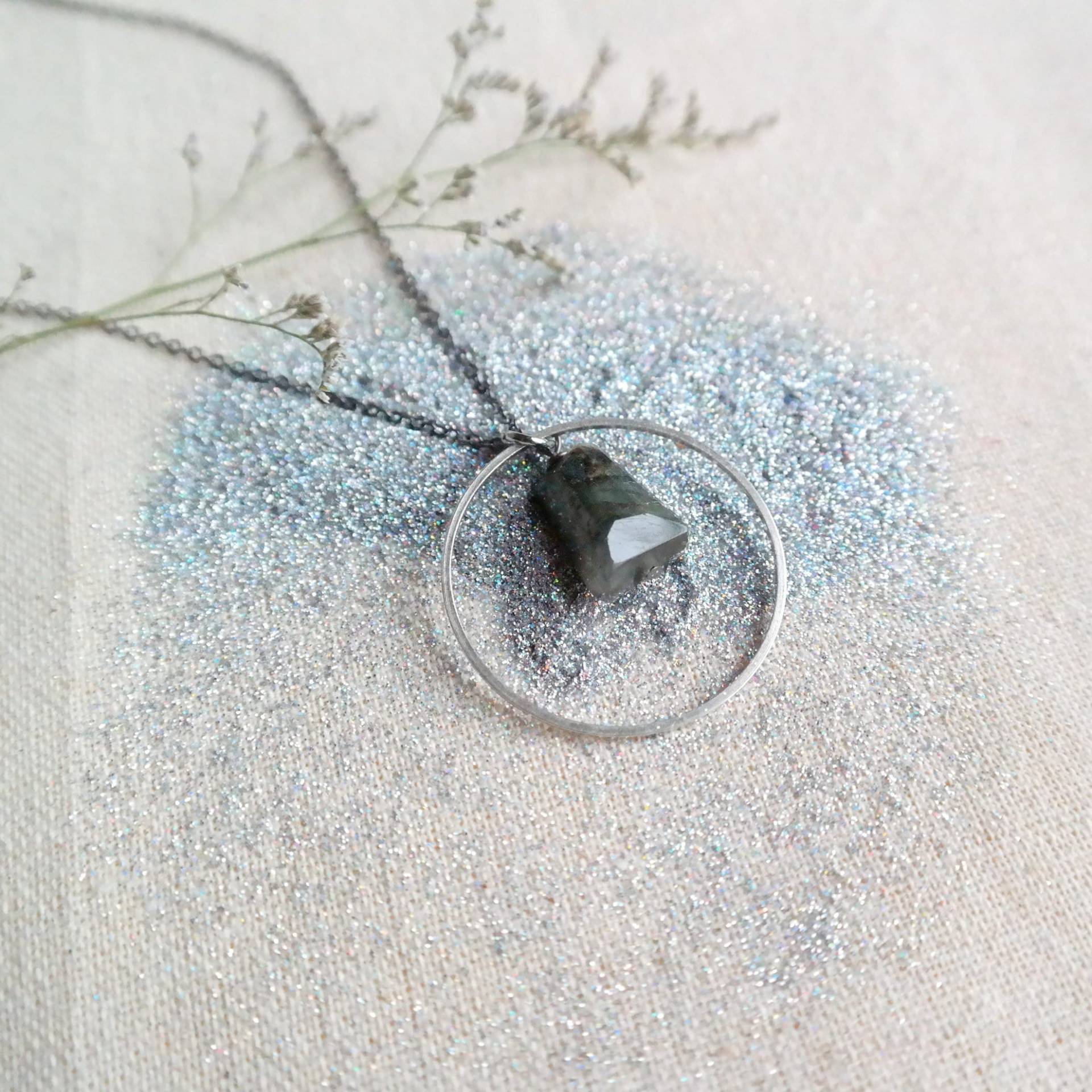 Silberne Ringkette Mit Labradorit Silberne Ringkette Mit Labradorit von gypsysouljewellery