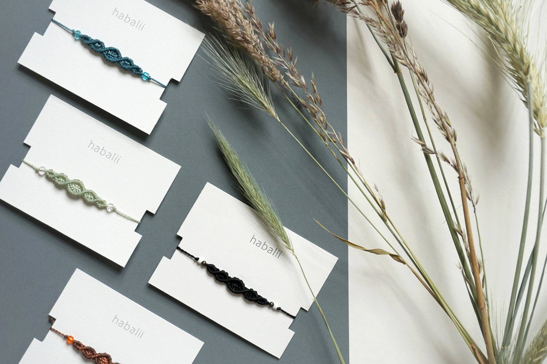 Schlichtes Armband "Nora" in Deiner Lieblingsfarbe | Makramee Schlichtes Armband "Nora" in Deiner Lieblingsfarbe | Makramee von habalii