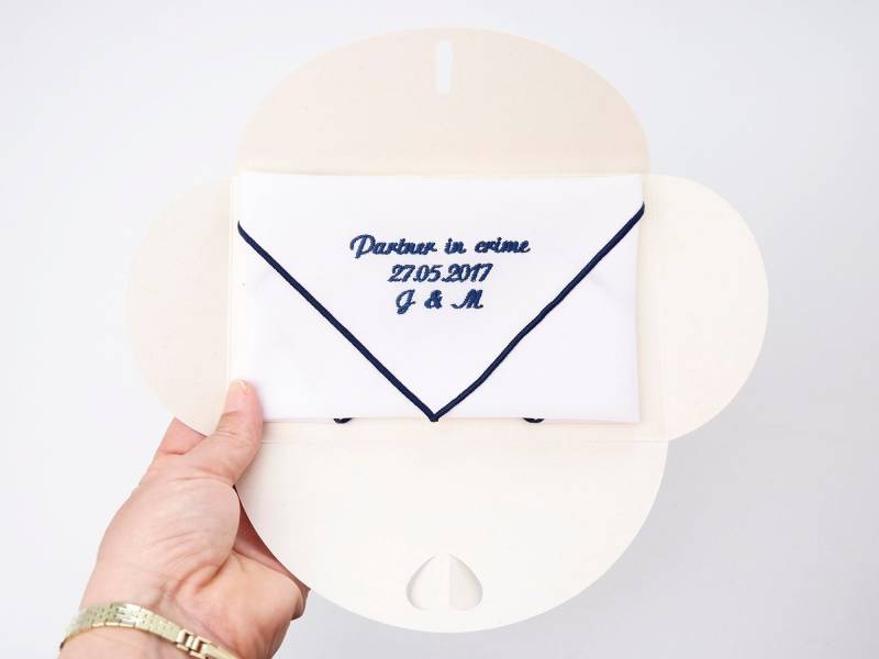 Einstecktuch Bräutigam Mit Initialen Und Hochzeitsdatum Personalisiert, Besticktes Taschentuch Zur Hochzeit, Stecktuch Weiß Blau von habseligkeiten