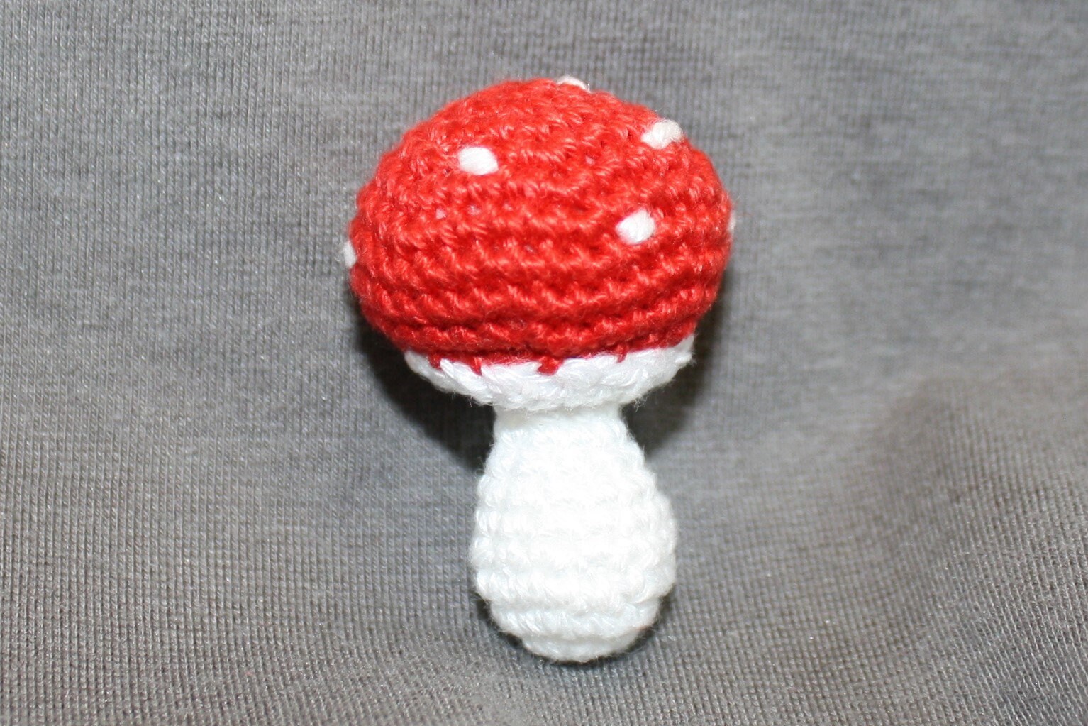Amigurumi Glückspilz Mit Rundem Hut Und Schlüsselanhänger Amigurumi Glückspilz Mit Rundem Hut Und Schlüsselanhänger von haekelmaeuse