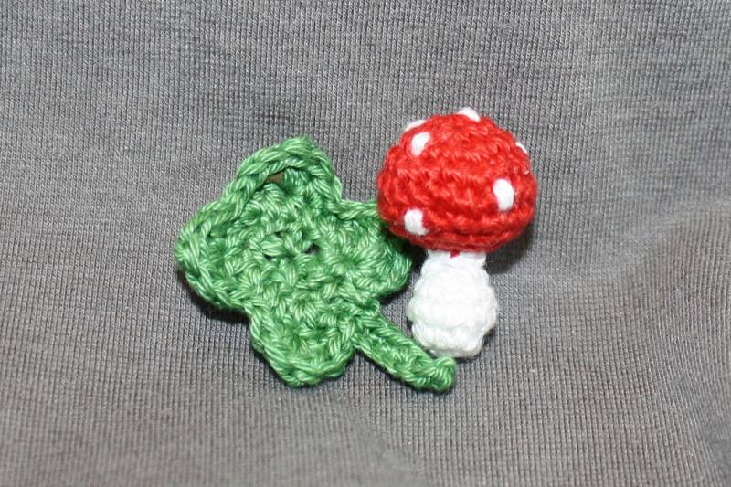 Amigurumi Kleeblatt Und Mini-Glückspilz Mit Schlüsselanhänger Amigurumi Kleeblatt Und Mini-Glückspilz Mit Schlüsselanhänger von haekelmaeuse