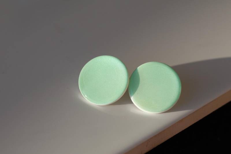 Mintgrün Schimmernde Ohrringe Aus Polymer Clay, Glitzernd Grüne Ohrstecker, Mintgrüne Fimo, Geschenk Für Freundin, Edelstahl von halbsowild