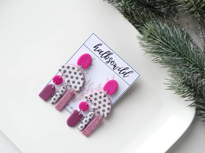 Pinke Hängeohrringe, Rosa Ohrringe, Polymer Clay Statement Besondere Geschenkidee. Weihnachtsgeschenk, Fimo von halbsowild