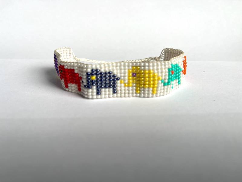 Handgefertigtes Perlenarmband Hakeln Bohemien Bunt Sommer Elefant Handgefertigtes Perlenarmband Hakeln Bohemien Bunt Sommer Elefant von handgefertigteperlen
