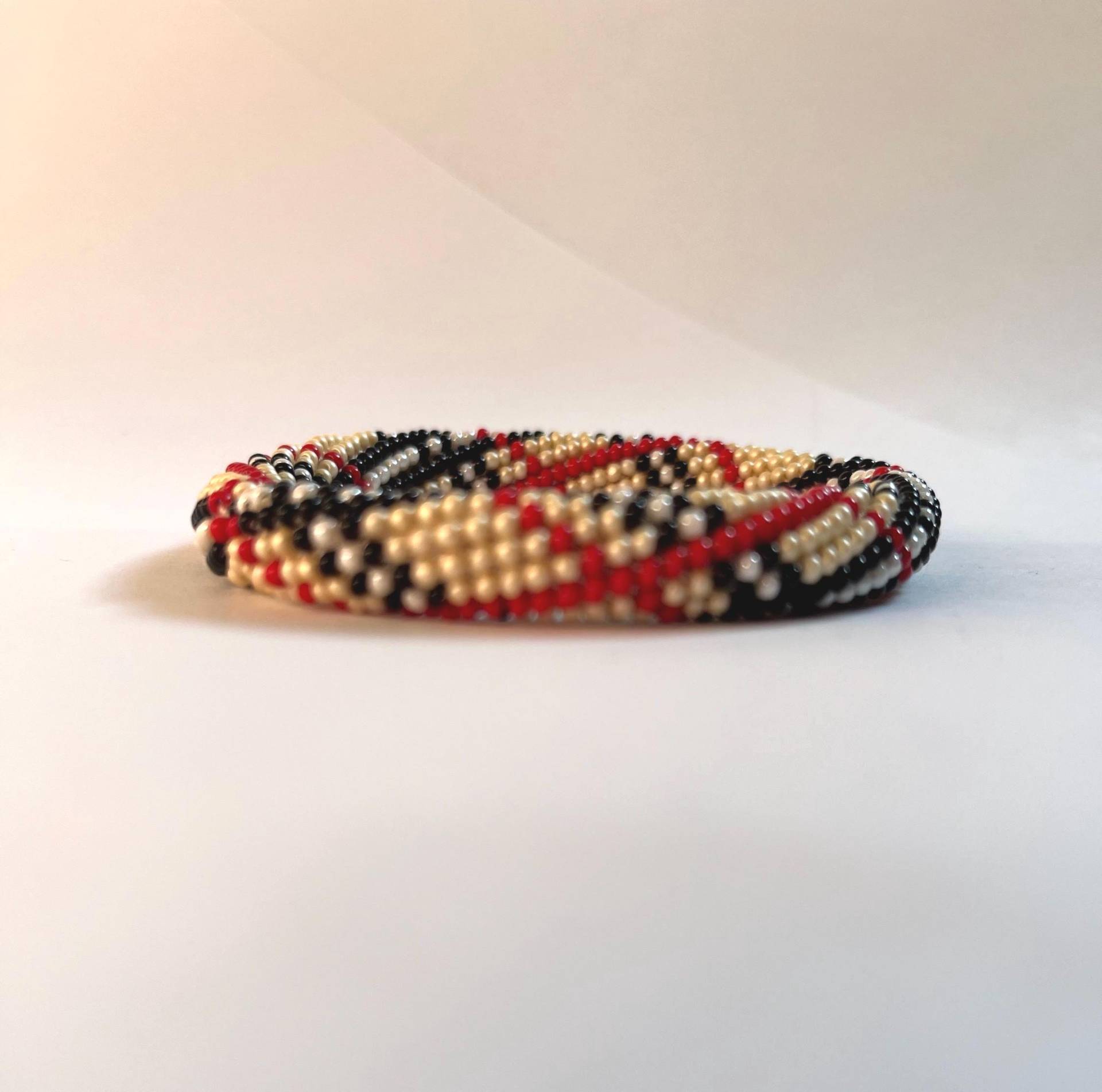 Handgefertigtes Perlenarmband Hakeln Bohemien Bunt Sonderausführung Handgefertigtes Perlenarmband Hakeln Bohemien Bunt Sonderausführung von handgefertigteperlen