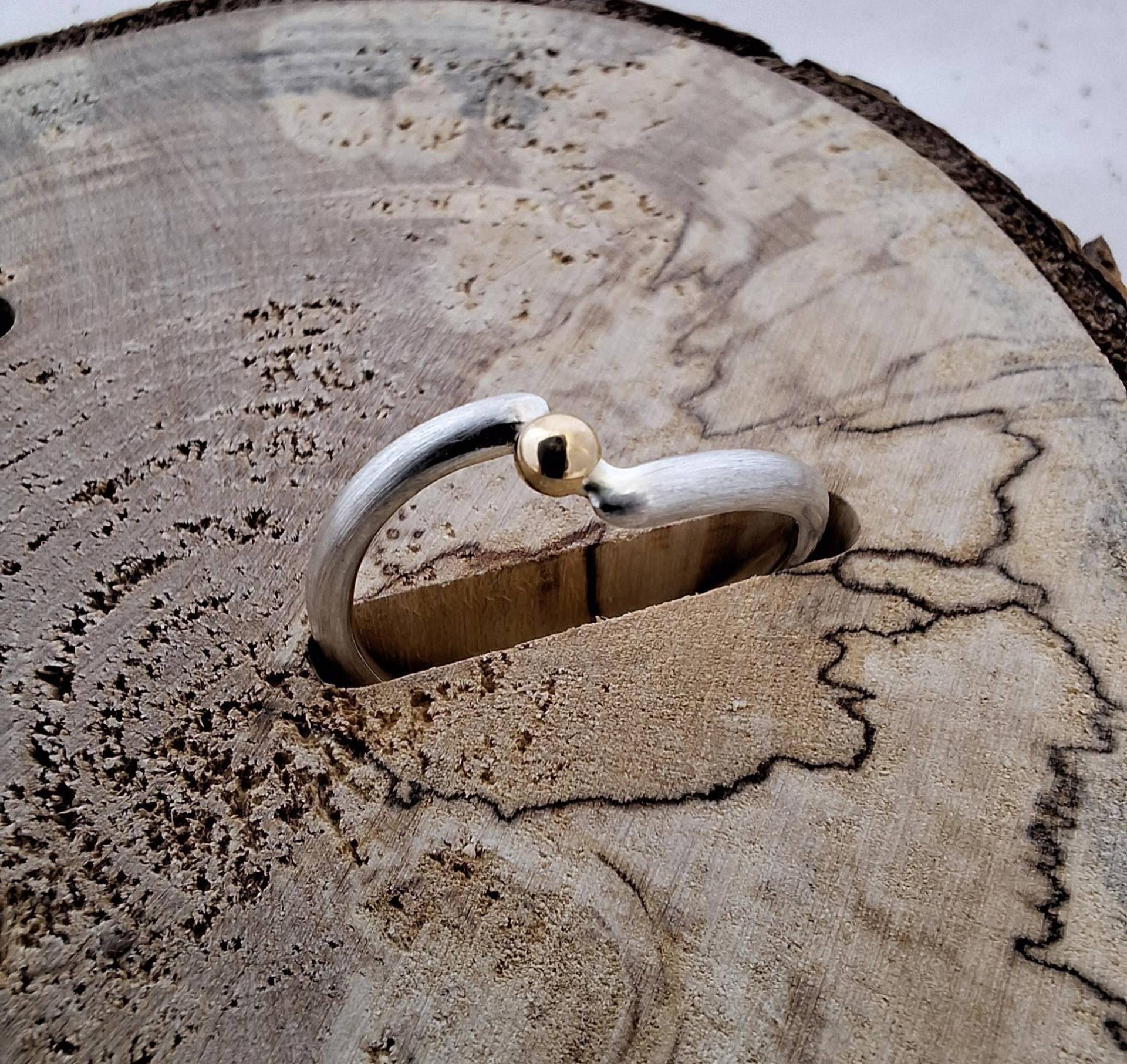Ring Aus 925/-Silber Mit 750/-Gelbgoldkügelchen Ring Aus 925/-Silber Mit 750/-Gelbgoldkügelchen von handgemachtbyAS