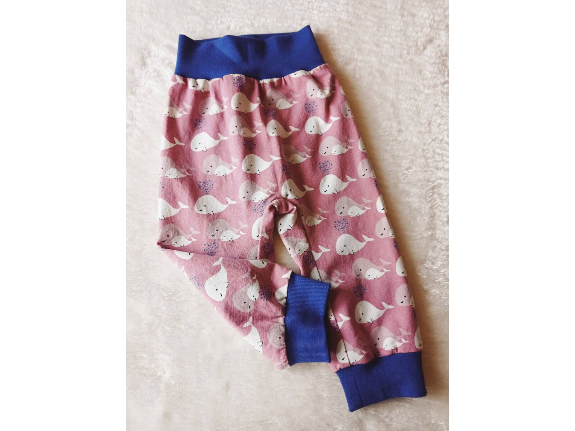 Babypumphose, Pumphose, Jerseyhose Mit Walen Größe 68 Babypumphose, Pumphose, Jerseyhose Mit Walen Größe 68 von handgenaehtbyclaudia