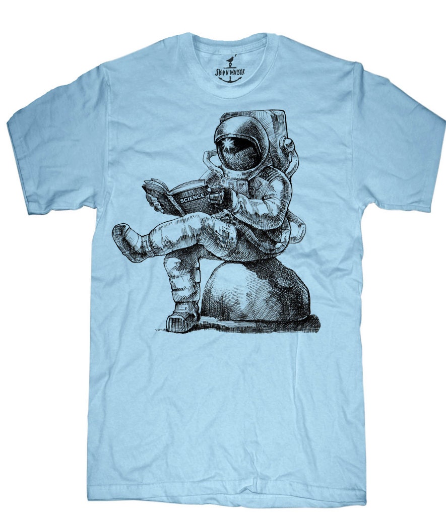 Herren Unisex T-Shirt - Astronaut Lesebuch Größen Sm Med Lg Xl Xxl von handjobdesign