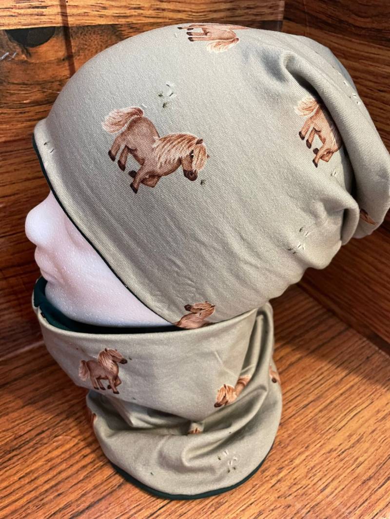 Mütze Und Loop Pferd Pony Eukalyptus Herbst Mütze Und Loop Pferd Pony Eukalyptus Herbst von handmadebyAngelikaZ