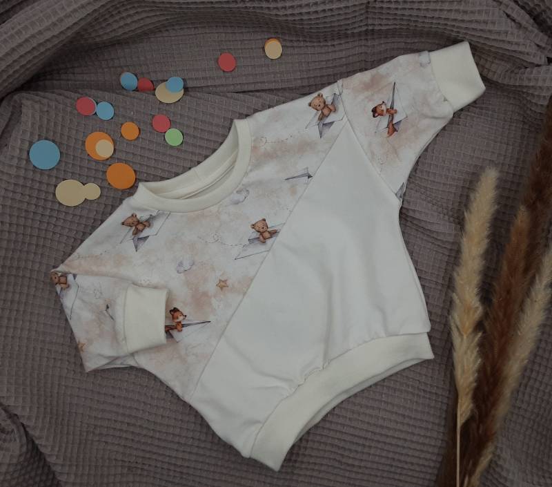 Oversize Sweater/Pullover Junge, Mädchen Mit Fuchs Und Bär Im Papierflieger von handmadebyalexK