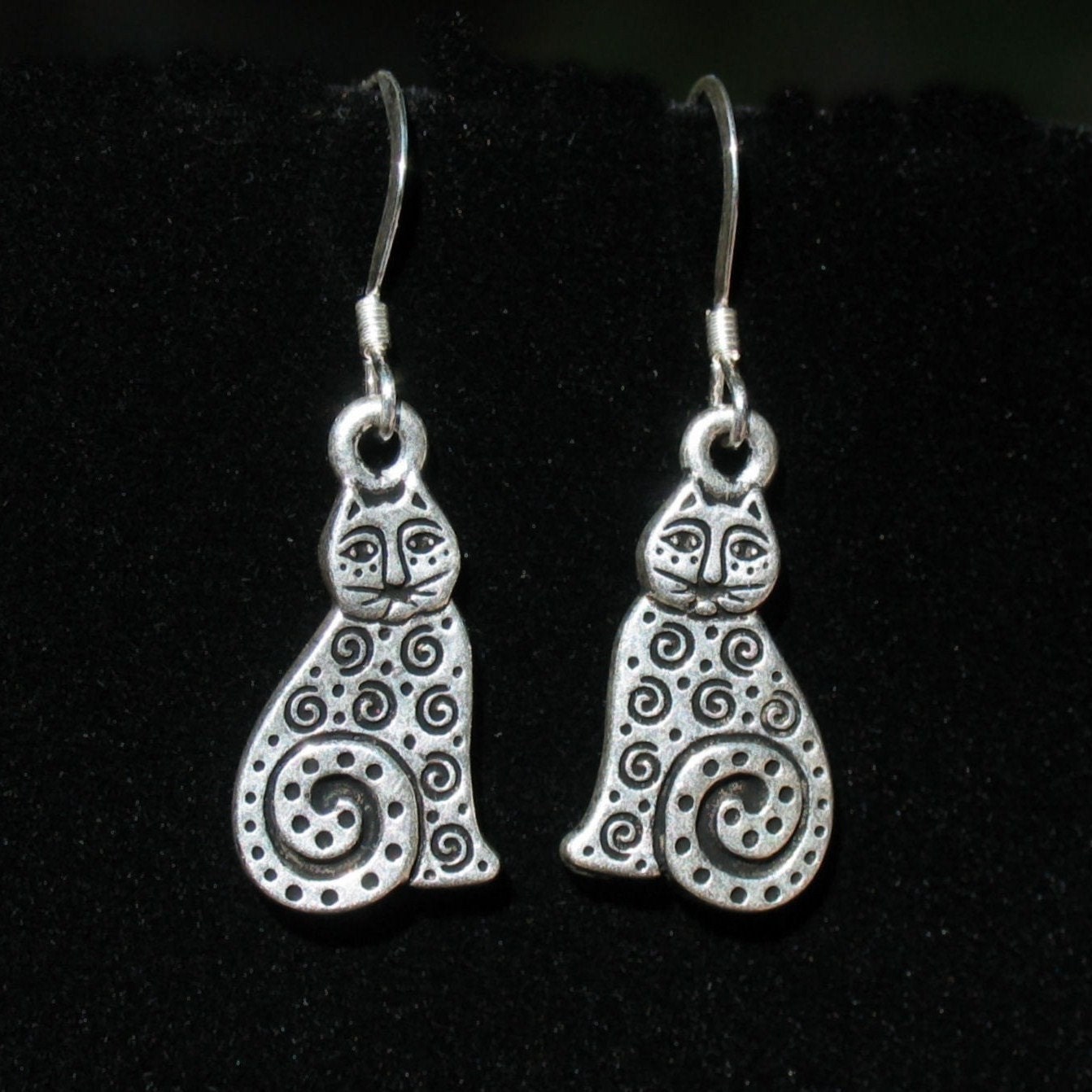 Antiksilber Katzenohrringe Sterlingsilber Ohrhaken, Spiralen Antiksilber Katzenohrringe Sterlingsilber Ohrhaken, Spiralen von handmadebydiana